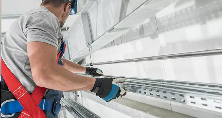 Glass Balcony Railing Replacement in Pine Hills, FL